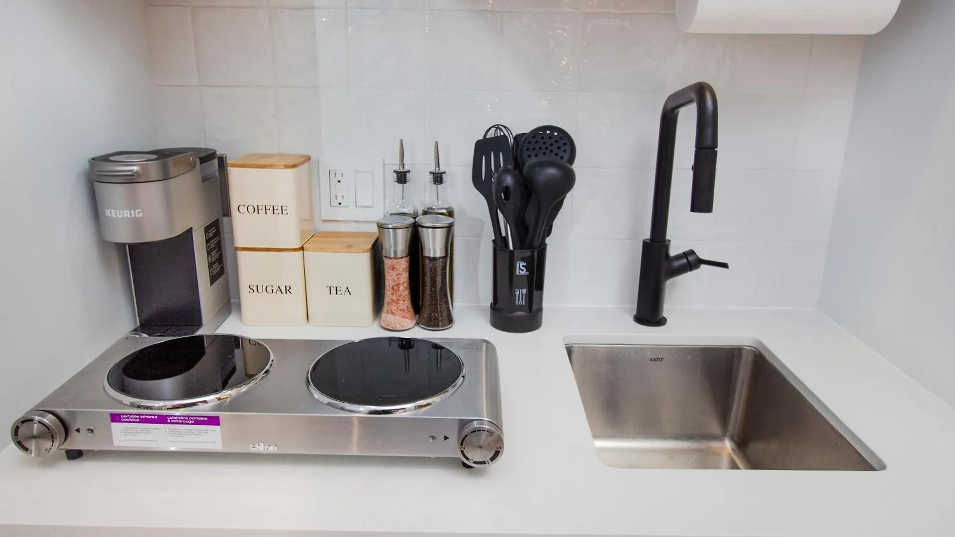 Studio #15 - Self Check-In - Plateau - St-Denis Montreal Apartment