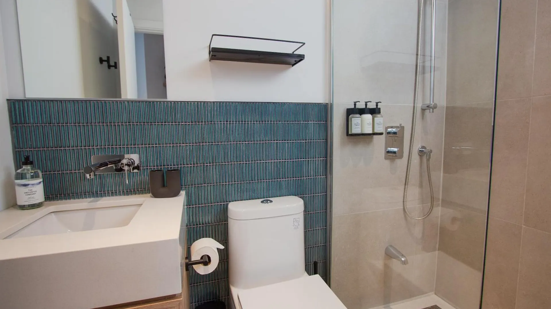 Apartment Studio #15 - Self Check-In - Plateau - St-Denis Montreal Canada